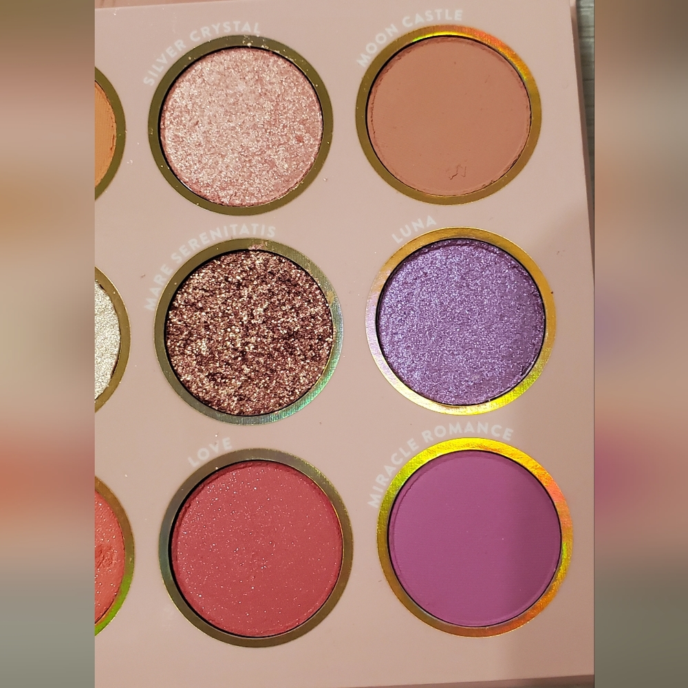 "Sailor Moon" eyeshadow palette - Picture 5 of 6